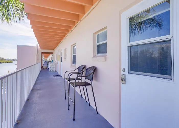 Walk To Beach: Waterfront Indian Shores * Clearwater Beach